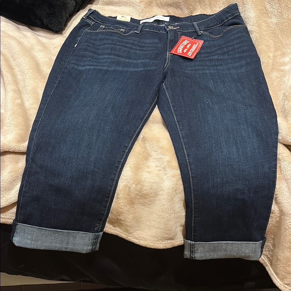 Signature by Levi Strauss Dark Indigo Ankle Cropped Jeans